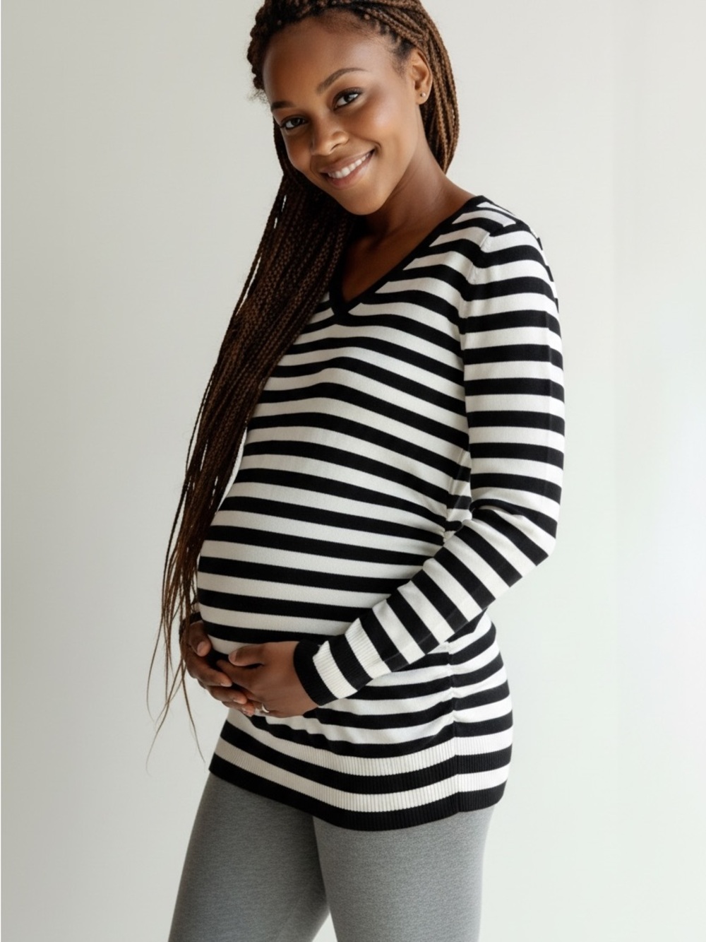 Motherhood Maternity Small Black & White Striped V-Neck Ruched Sweater Tunic